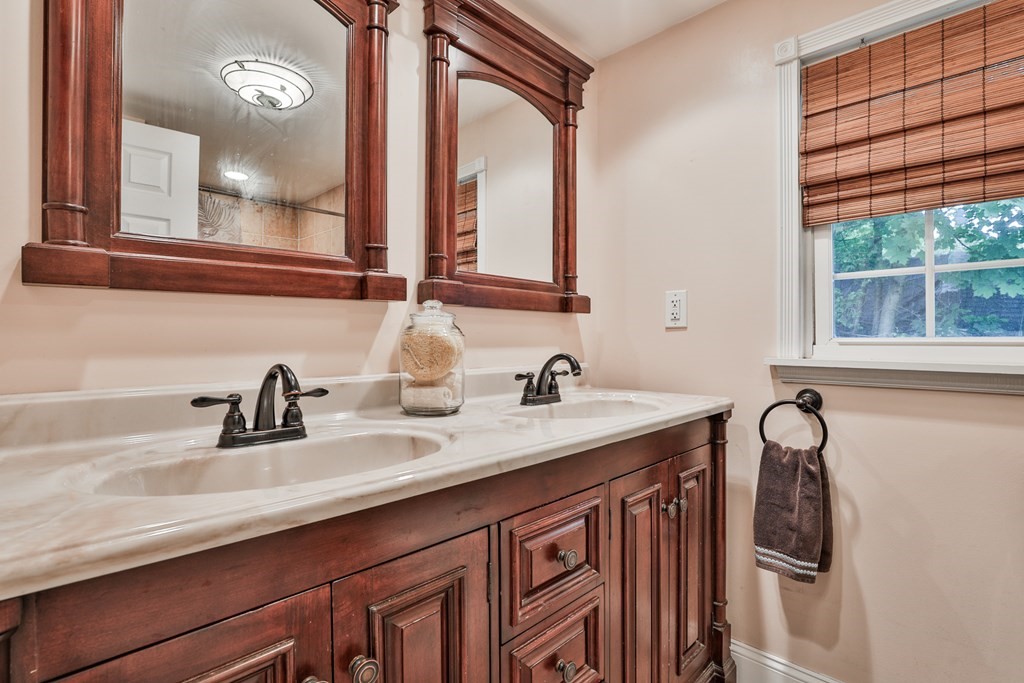 120 North Street Georgetown, MA 01833 - Photo 24 of 37