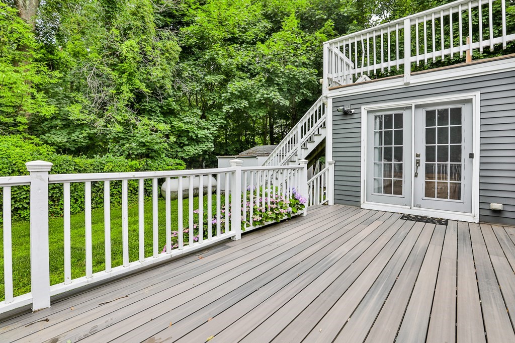 120 North Street Georgetown, MA 01833 - Photo 6 of 37