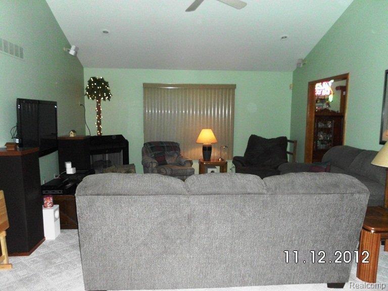 7333 Edlane Road Algonac, MI 48001 - Photo 3 of 13 SANY0010.JPG