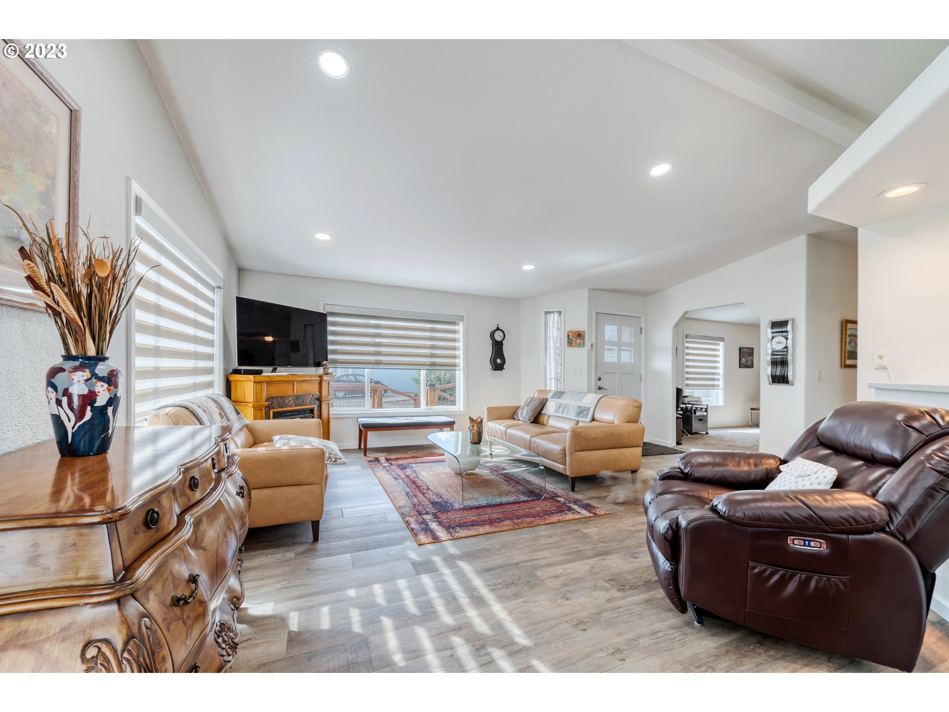 2580 Maia Loop Springfield, OR 97477 - Photo 6 of 29 a living room with furniture kitchen view and a window