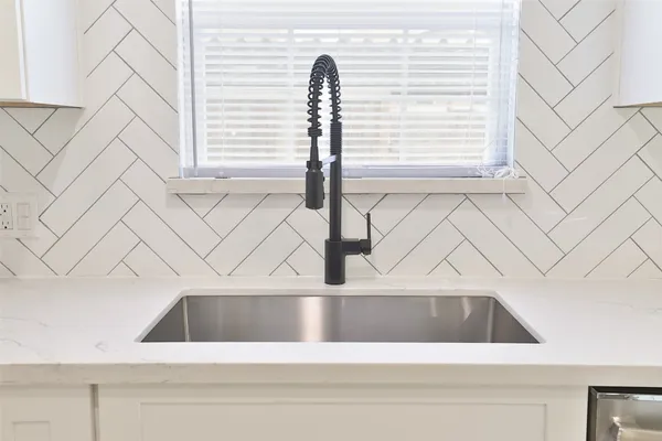 $1,800 | 9511 Fondren Road, Houston, TX 77074