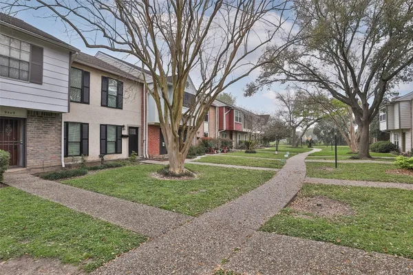 $1,800 | 9511 Fondren Road, Houston, TX 77074