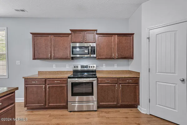 $2,200 | 106 Welcome Way, Sneads Ferry, NC 28460