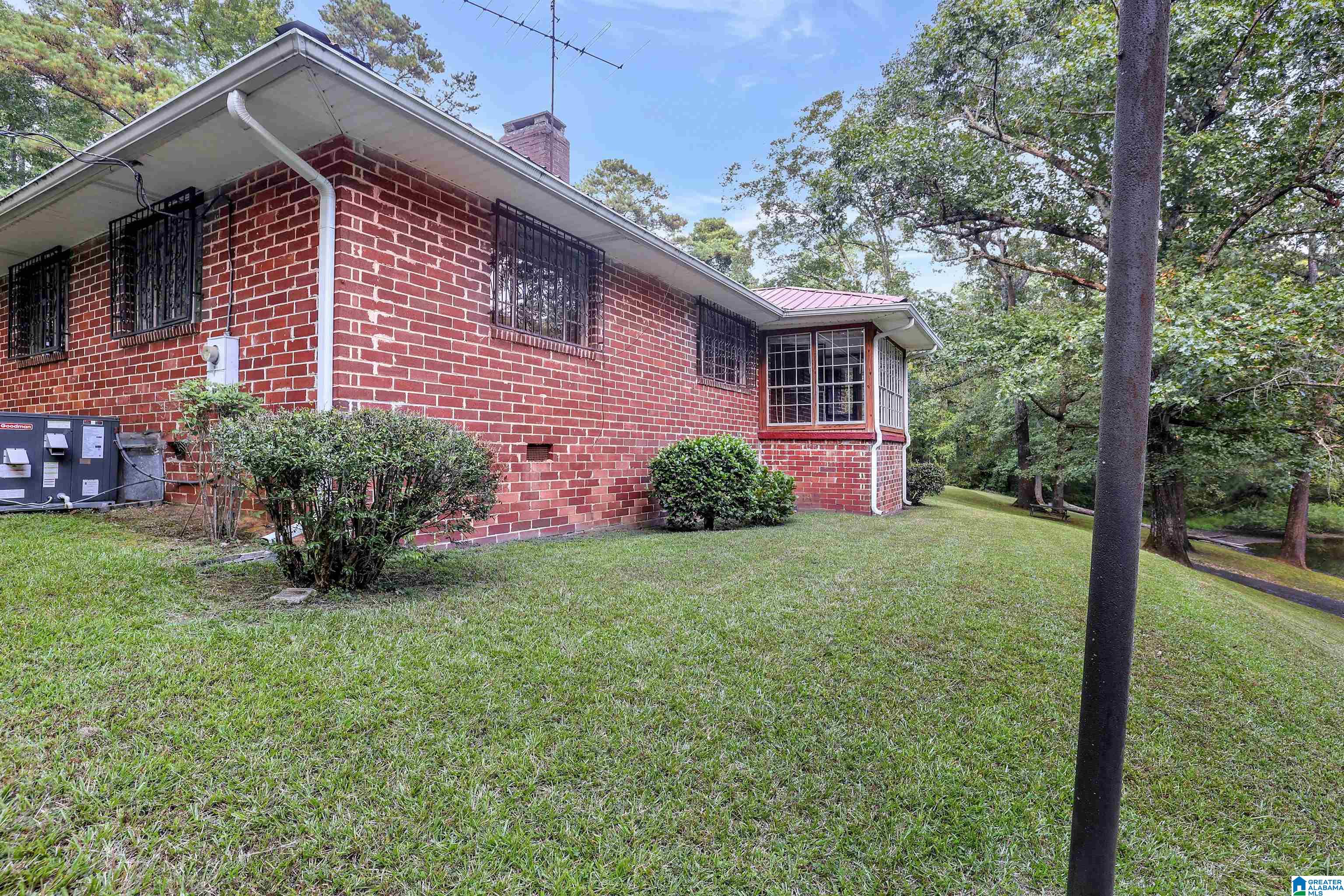 1605 Brownlee Road Birmingham, AL 35210 - Photo 24 of 36