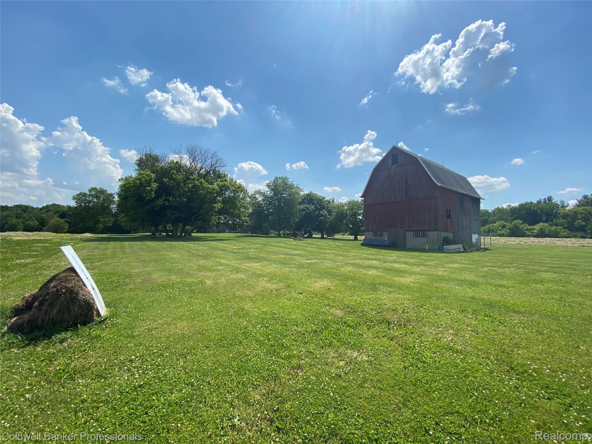 4220 West Oregon Road Lapeer, MI 48446 - Photo 8 of 46 3E19306C-A81F-418A-86CB-B64D003B5072.jpeg