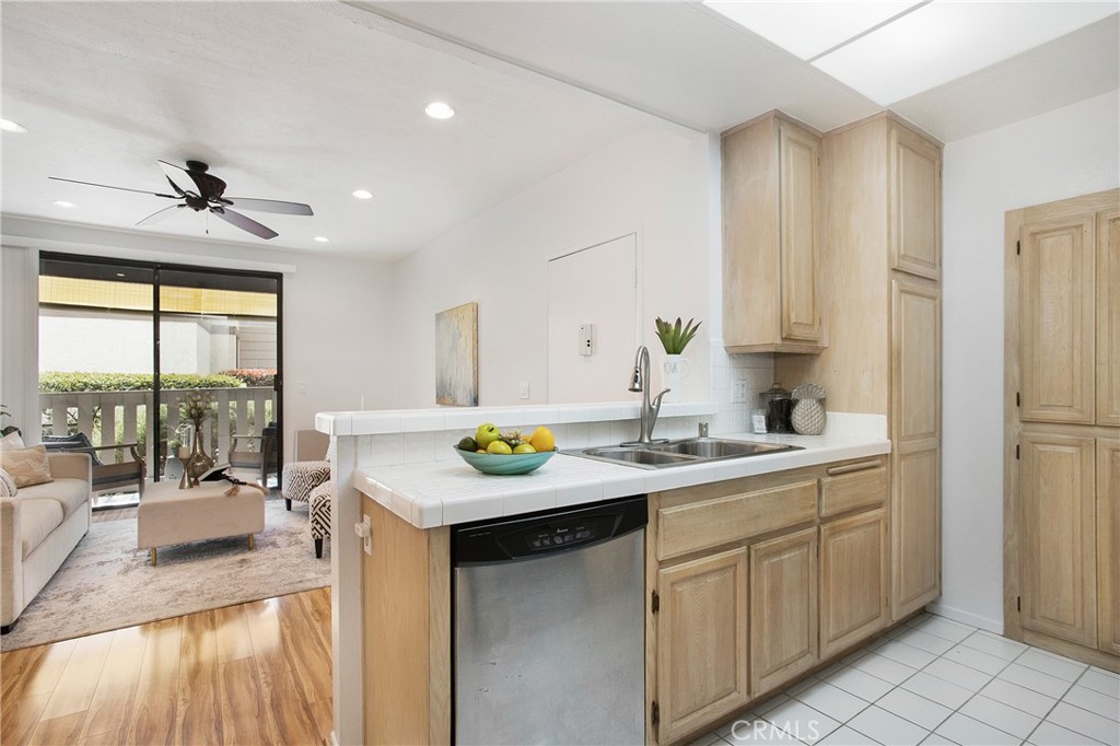 20702 El Toro Road, Unit 379 Lake Forest, CA 92630 - Photo 6 of 45 Property gets great light all day long