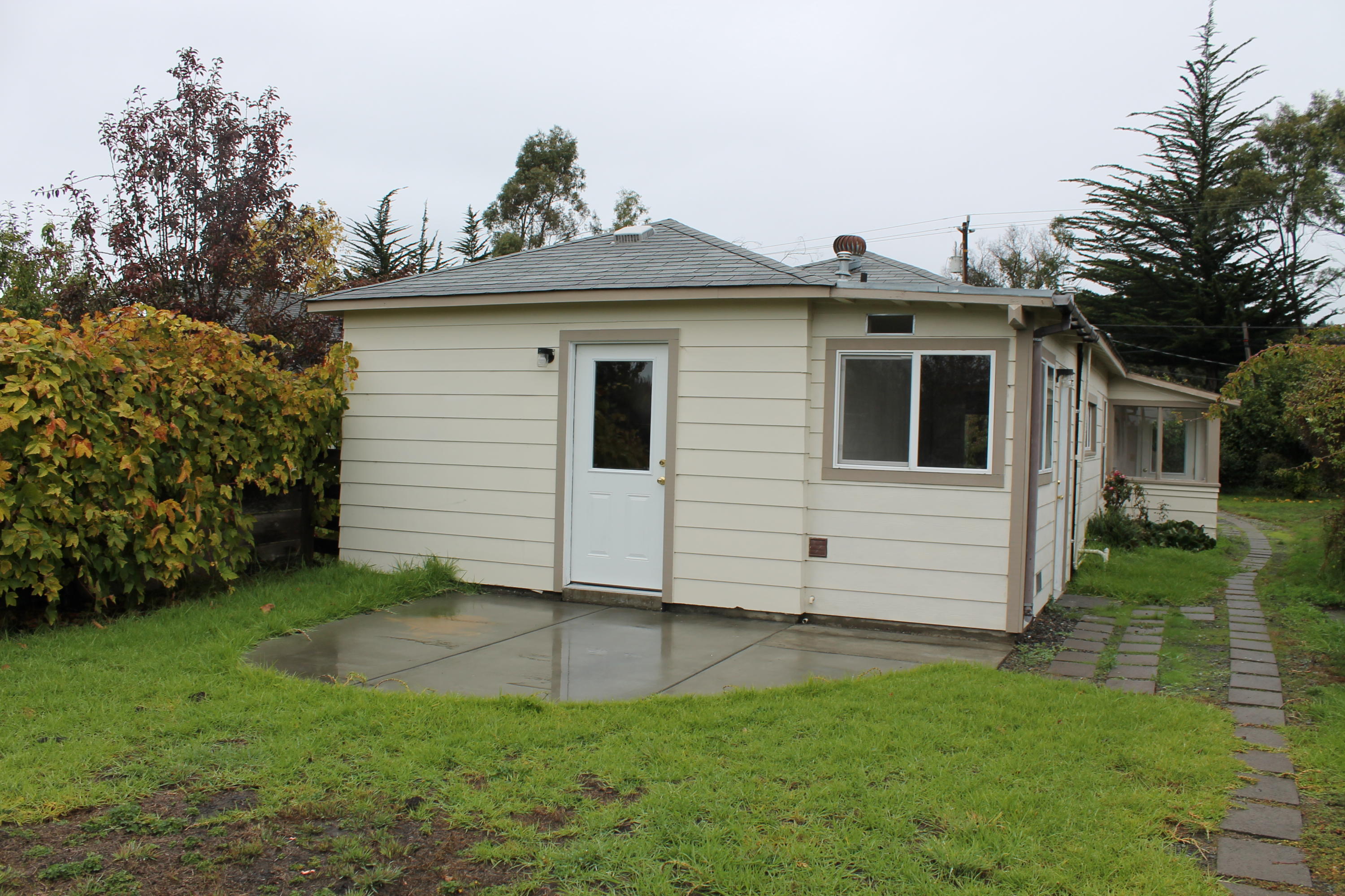 2738 Rohnerville Road Fortuna, CA 95540 - Photo 3 of 14 Gallery Image 3