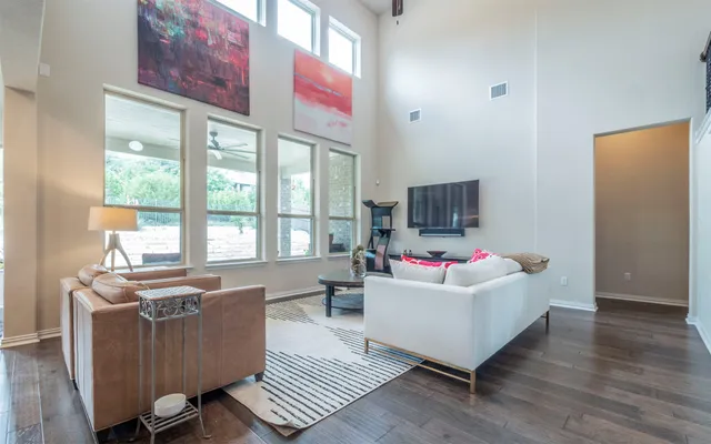 $620,000 | 909 Catalina Lane, Austin, TX 78737