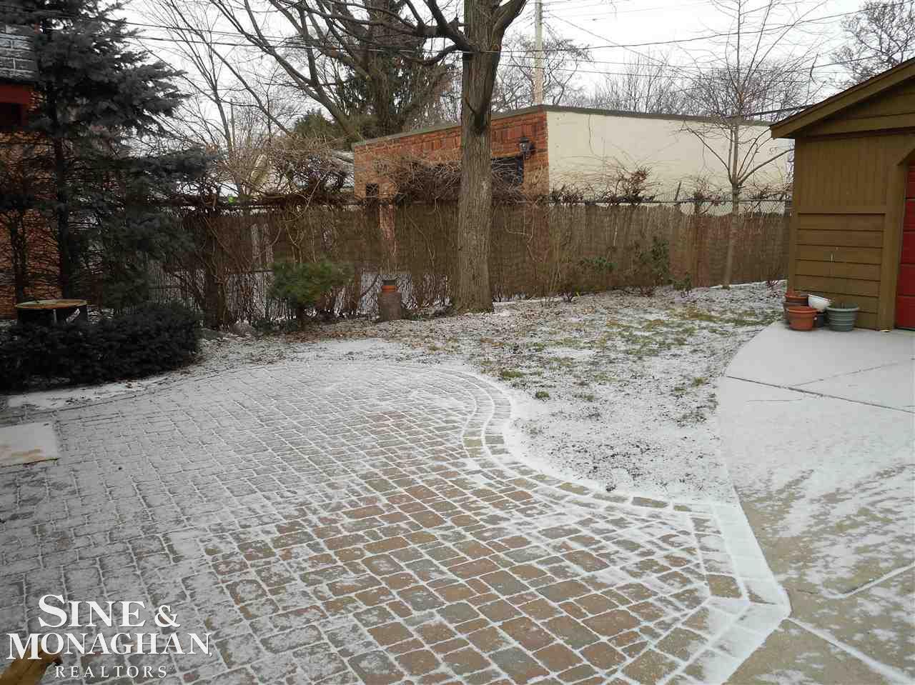 2032 Hawthorne Road Grosse Pointe Woods, MI 48236 - Photo 23 of 25