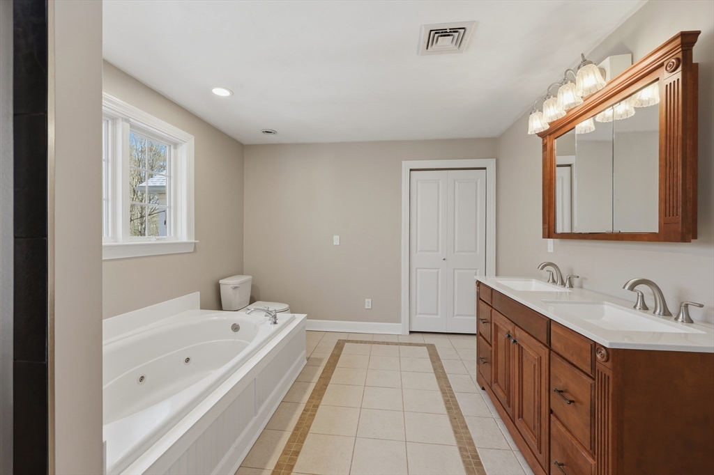 53 Fitzgerald Road Charlton, MA 01507 - Photo 26 of 38