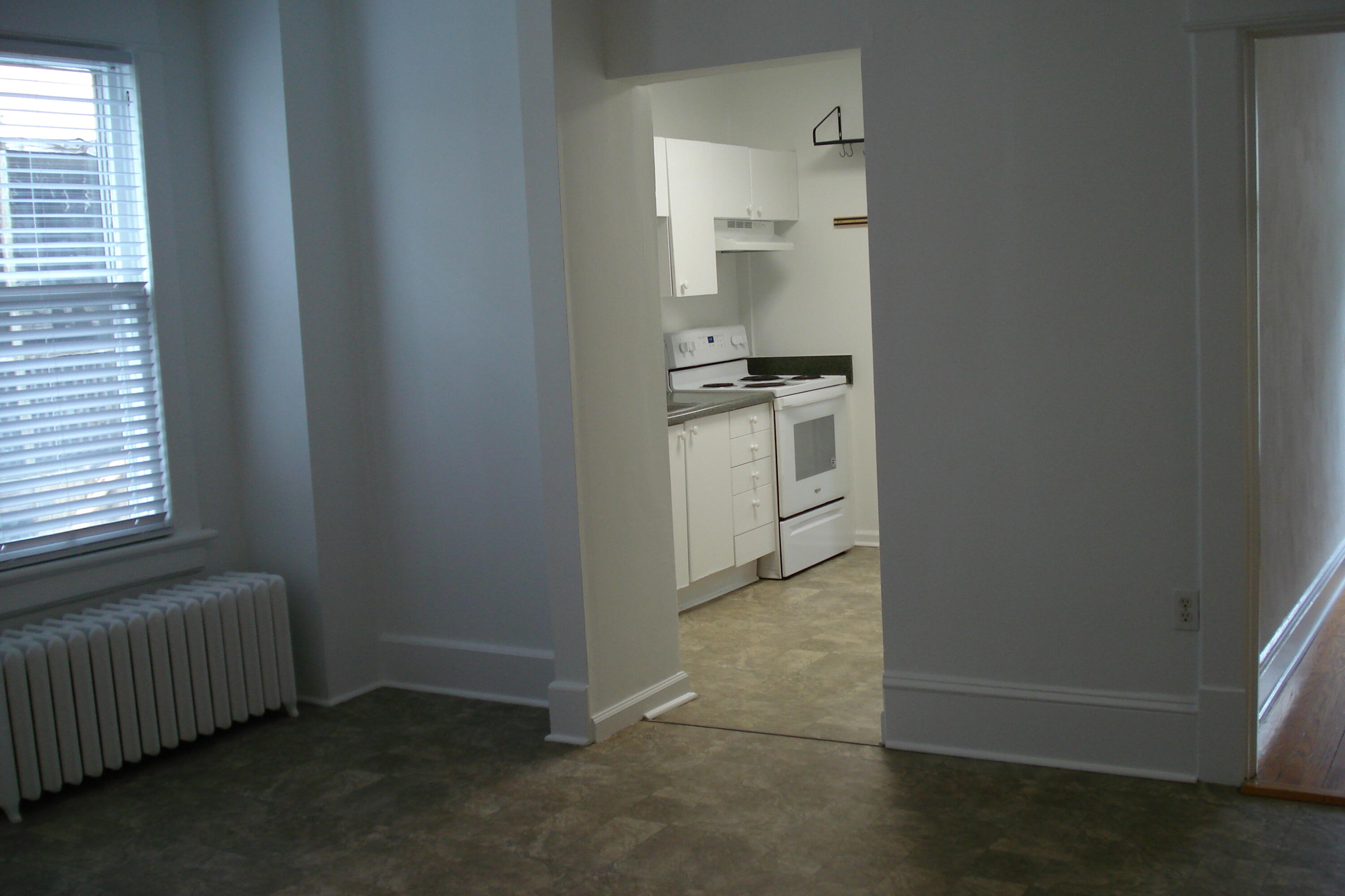1837 Avon Road Southwest Roanoke, VA 24015 - Photo 3 of 10 DSC02271