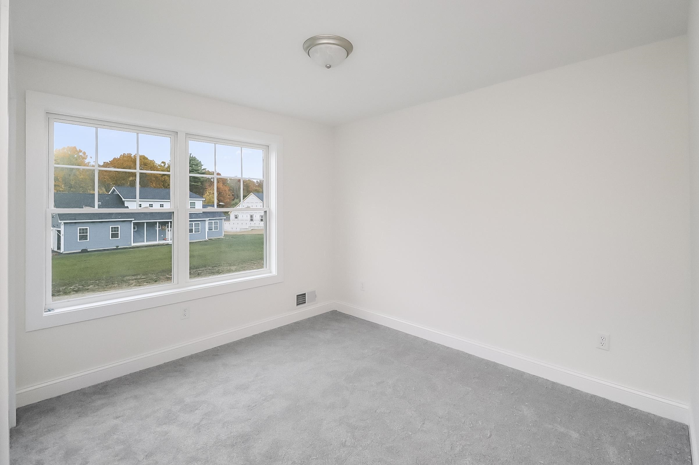 28 Pebble Court, Unit 14 Barrington, NH 03825 - Photo 36 of 49