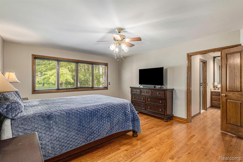 8065 Woodview Road Clarkston, MI 48348 - Photo 25 of 57