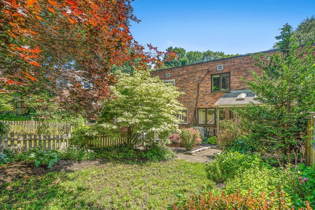 15 Kent Square Brookline, MA 02446 - Photo 25 of 26