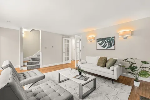 $1,549,000 | 15 Kent Square, Brookline, MA 02446