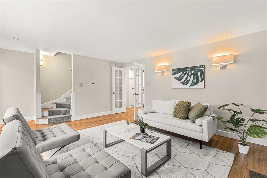 15 Kent Square Brookline, MA 02446 - Photo 3 of 26