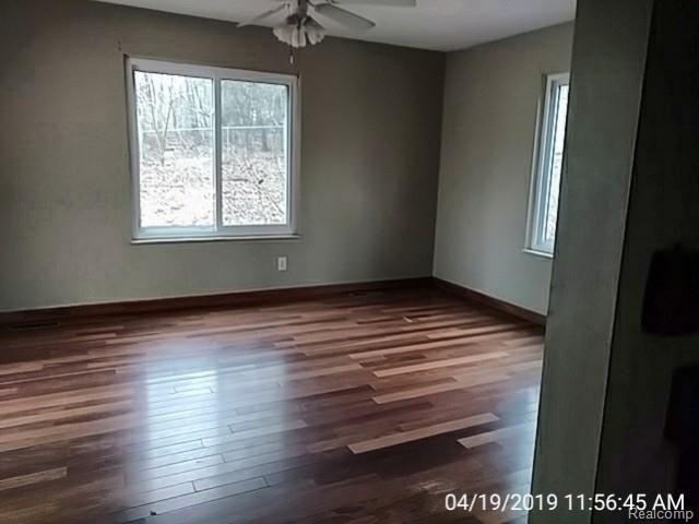 5127 West Harvard Road Clarkston, MI 48348 - Photo 2 of 11 FAMILLY ROOM.jpg