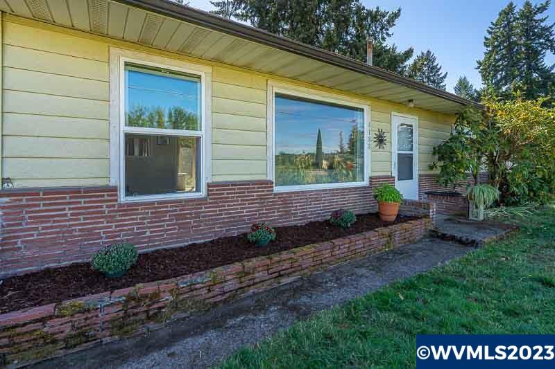 6188 Stayton Road Southeast Turner, OR 97392 - Photo 3 of 34