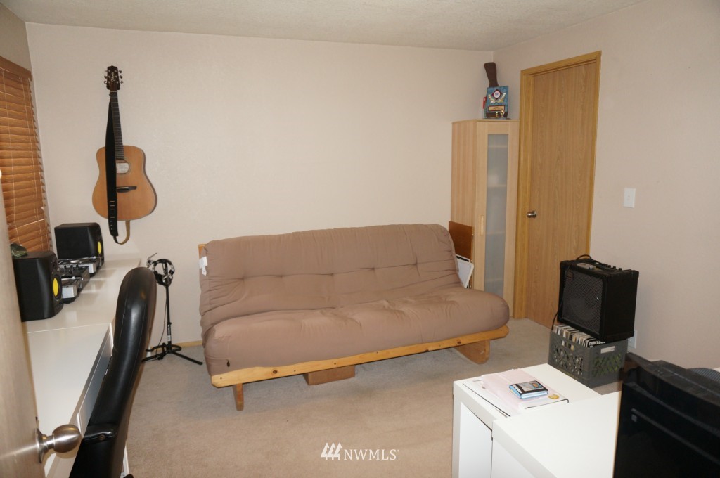 4231 Northeast 5th Street, Unit E202 Renton, WA 98059 - Photo 11 of 17 Gallery Image 11