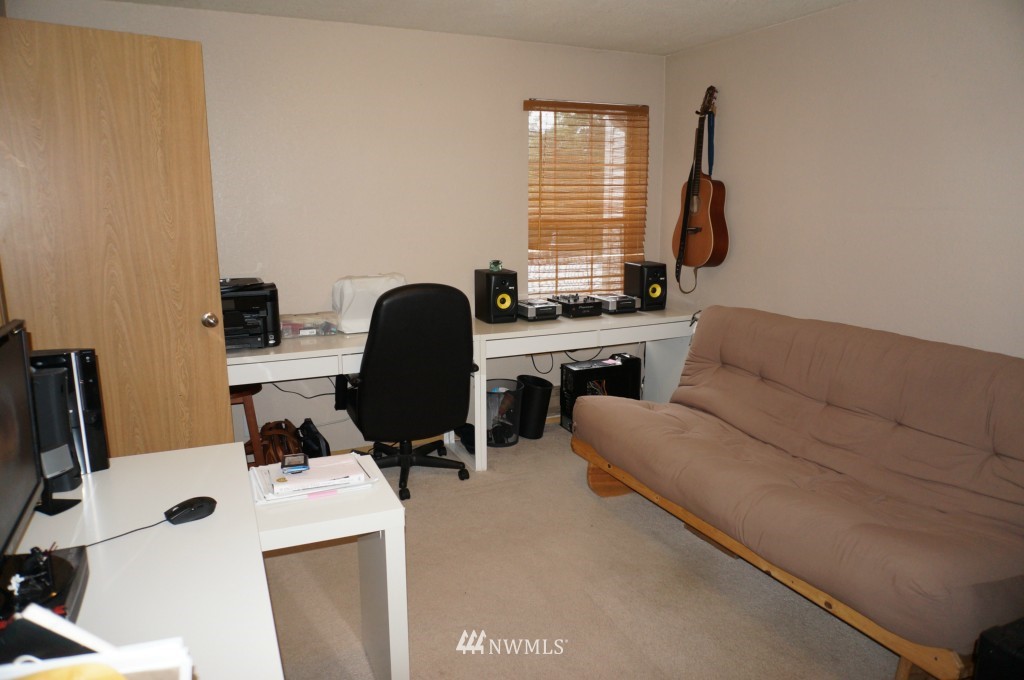 4231 Northeast 5th Street, Unit E202 Renton, WA 98059 - Photo 12 of 17 Gallery Image 12