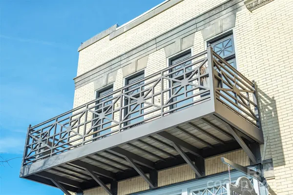 $955,000 | 225 North Main Street, Unit C, Hendersonville, NC 28792