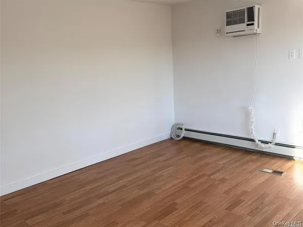 $2,500 | 109 East Main Street, Unit 2, Smithtown, NY 11787