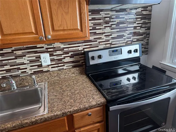$2,500 | 109 East Main Street, Unit 2, Smithtown, NY 11787