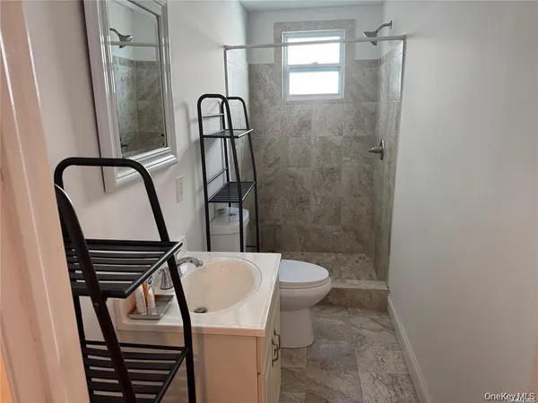 $2,500 | 109 East Main Street, Unit 2, Smithtown, NY 11787