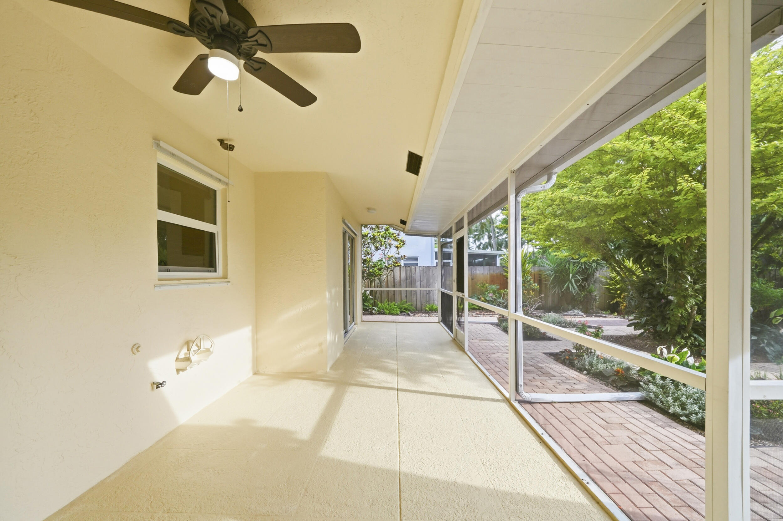 5787 Southwest 57th Way Davie, FL 33314 - Photo 28 of 40 189