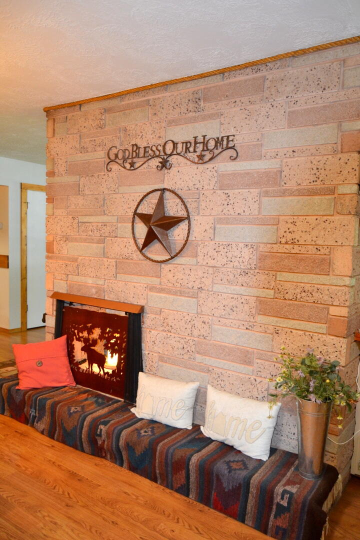 2821 South River Road Grants Pass, OR 97527 - Photo 12 of 51 DSC_8632-001
