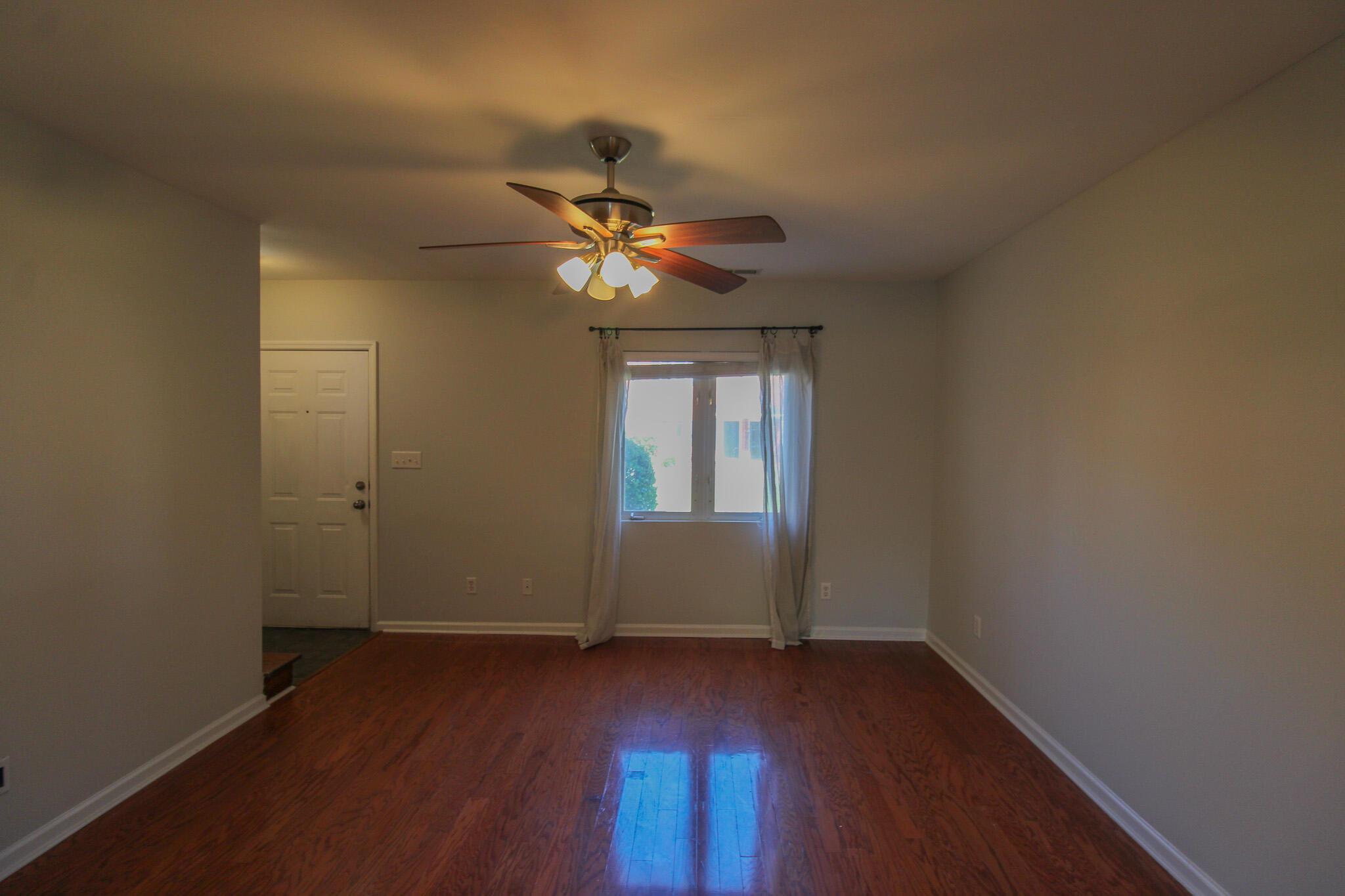 21 Hester Street, Unit 3 Charleston, SC 29403 - Photo 3 of 17 IMG_1686