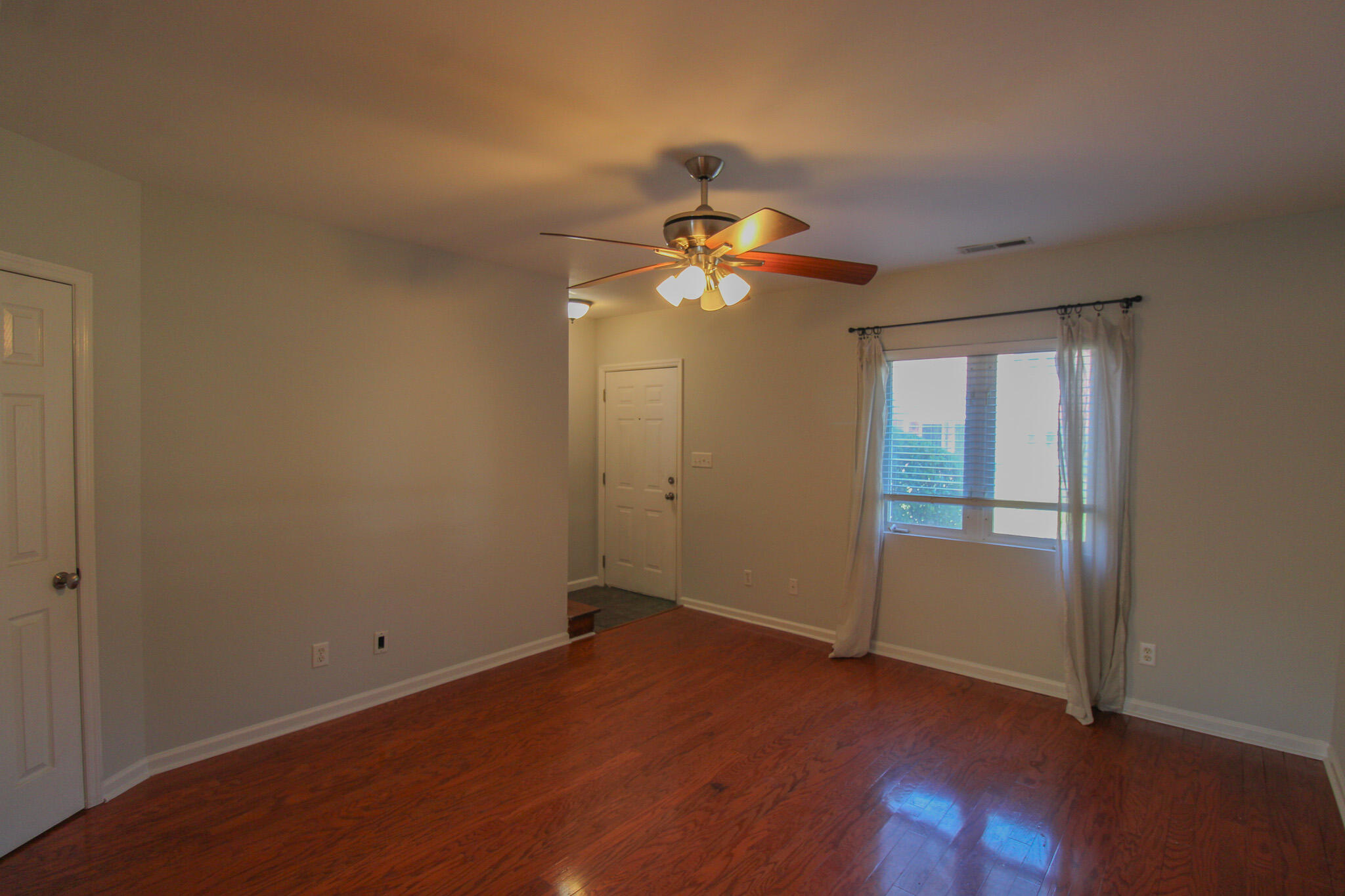 21 Hester Street, Unit 3 Charleston, SC 29403 - Photo 4 of 17 IMG_1689