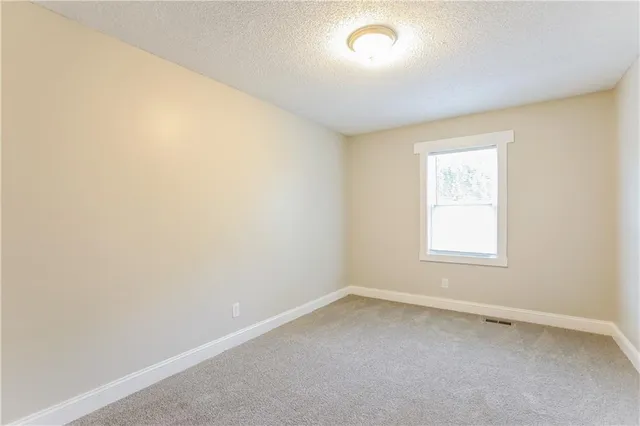 $2,030 | 1811 Patricia Drive, Kearney, MO 64060