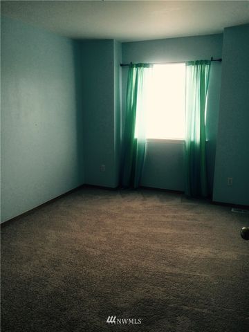 $217,500 | 13309 88th Ave Court East, Puyallup, WA 98373