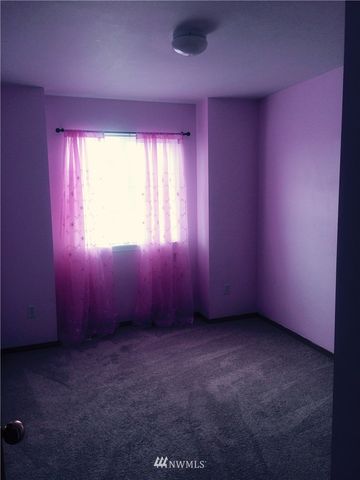 $217,500 | 13309 88th Ave Court East, Puyallup, WA 98373