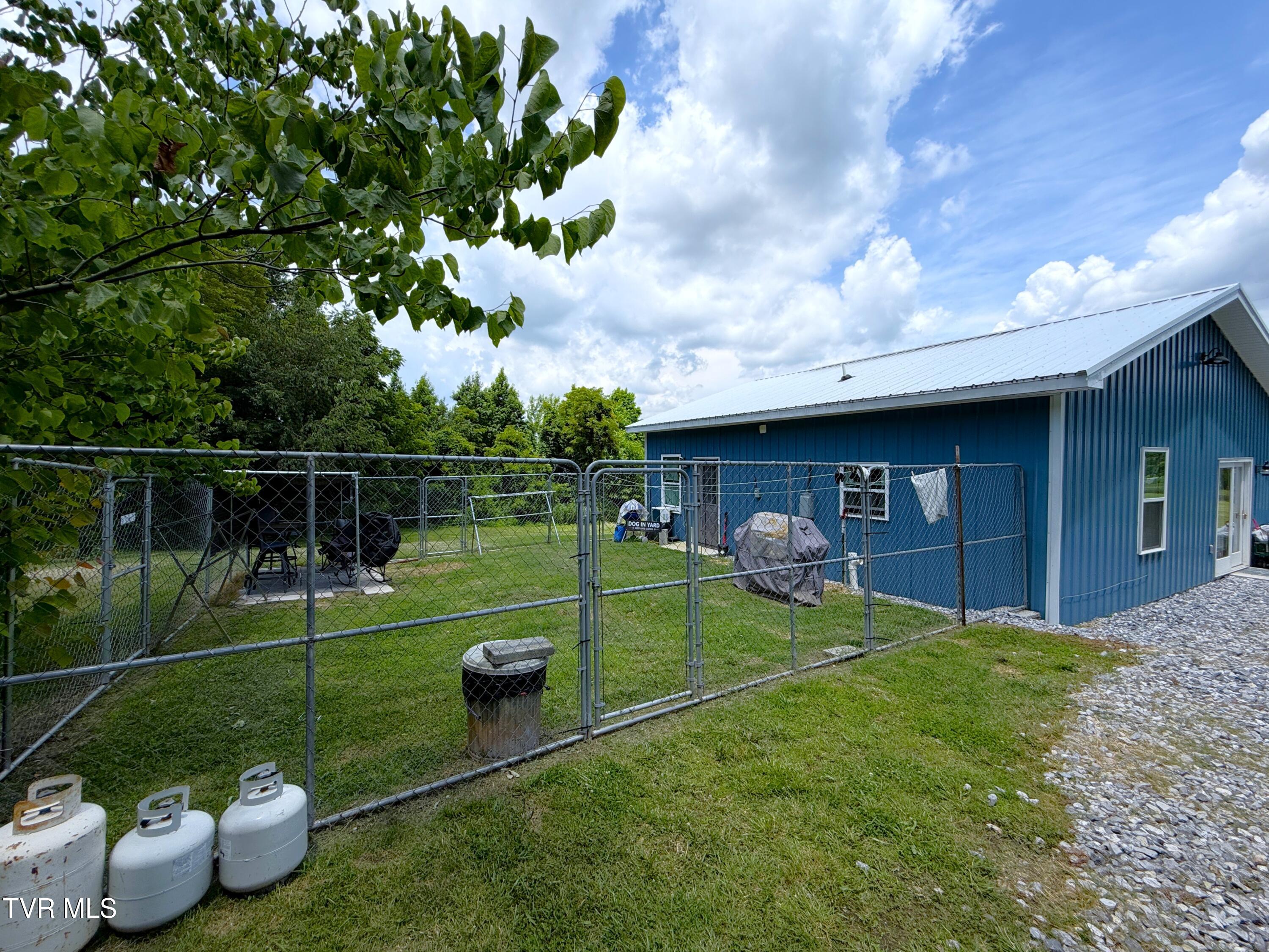 1910 Seaton Road Greeneville, TN 37743 - Photo 4 of 26 4