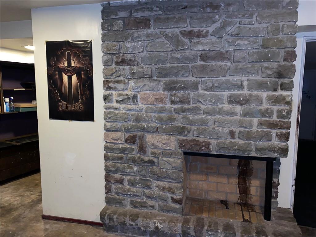 2286 Elmhill Road Pittsburgh, PA 15221 - Photo 12 of 14 Gallery Image 12