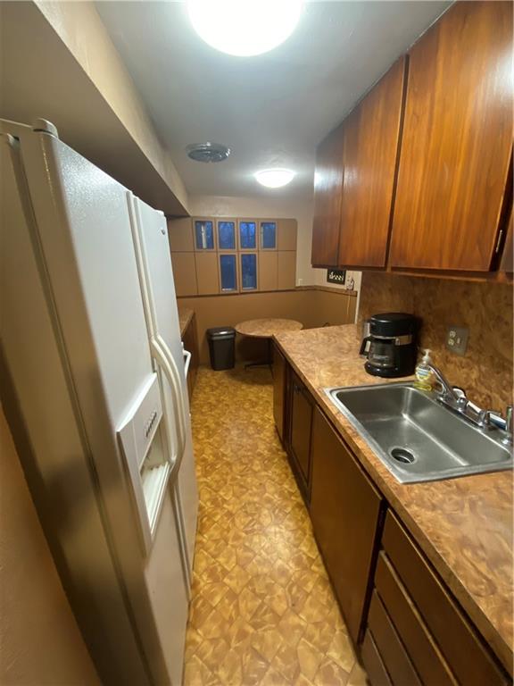 2286 Elmhill Road Pittsburgh, PA 15221 - Photo 5 of 14 Gallery Image 5