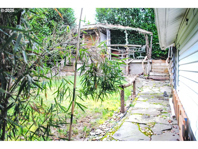 $575,000 | 825 Yale Avenue, Gladstone, OR 97027