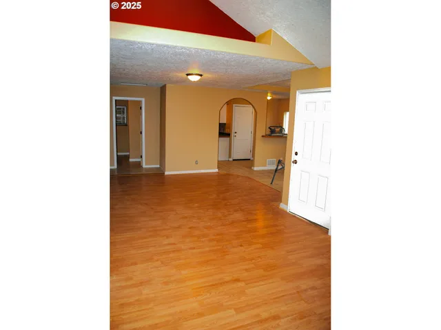 $575,000 | 825 Yale Avenue, Gladstone, OR 97027