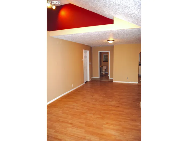 $575,000 | 825 Yale Avenue, Gladstone, OR 97027