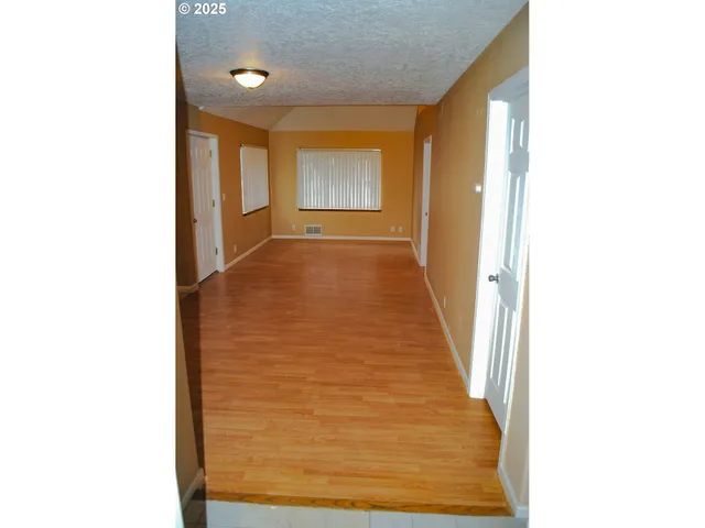 $575,000 | 825 Yale Avenue, Gladstone, OR 97027