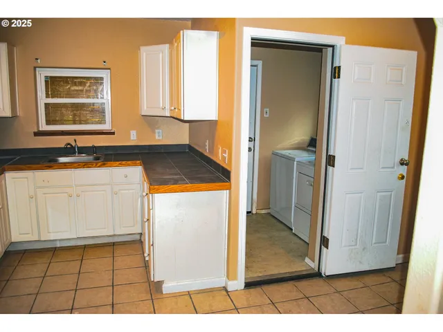 $575,000 | 825 Yale Avenue, Gladstone, OR 97027