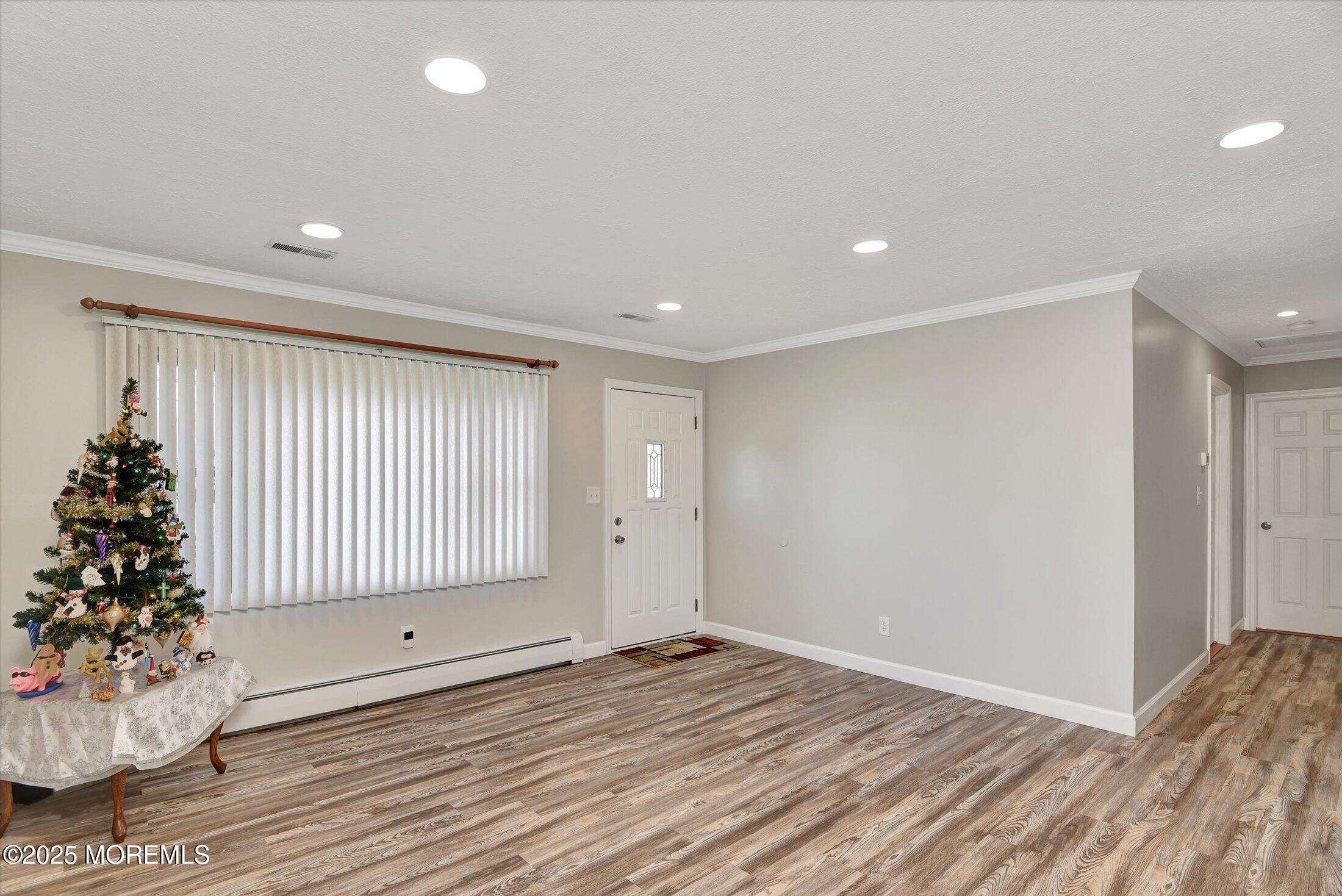 174 Ramtown-Greenville Road Howell, NJ 07731 - Photo 4 of 24 Living Room