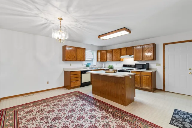 $439,900 | 669 North Woods Edge Drive, Oregon, WI 53575