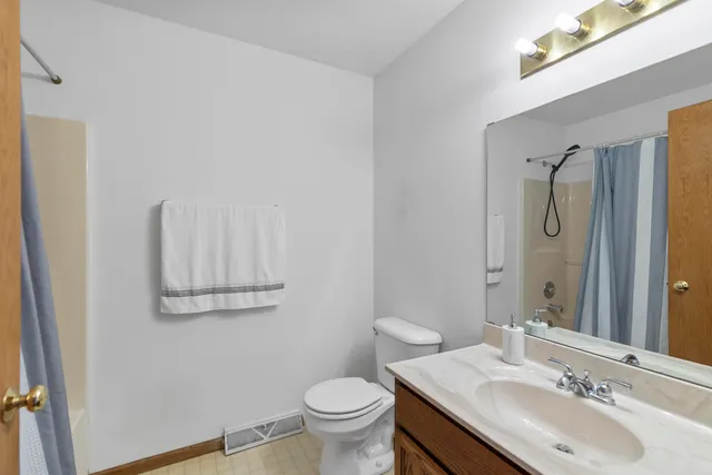 $439,900 | 669 North Woods Edge Drive, Oregon, WI 53575