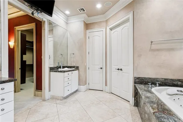 $1,595,000 | 3928 Edenborn Avenue, Metairie, LA 70002