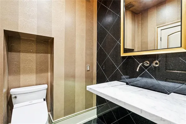$1,595,000 | 3928 Edenborn Avenue, Metairie, LA 70002