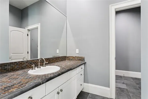 $1,595,000 | 3928 Edenborn Avenue, Metairie, LA 70002