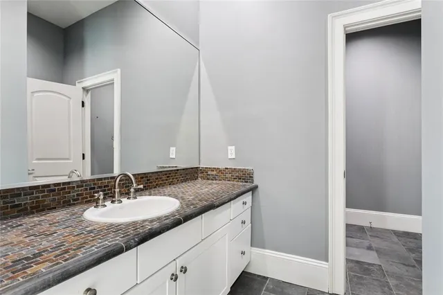 $1,649,000 | 3928 Edenborn Avenue, Metairie, LA 70002